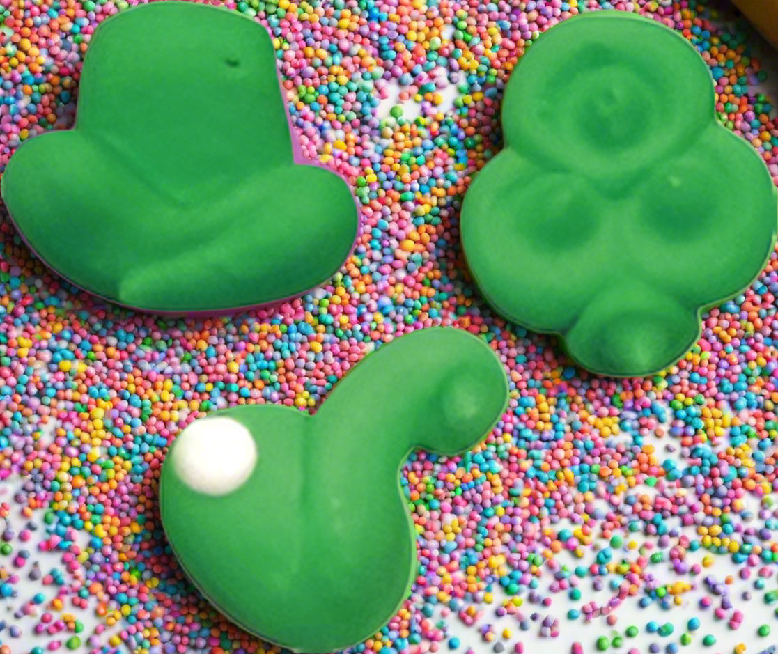 Edible, St. Pat's Royal Icing Charms Assortment - Size: 1/2", 400 pieces