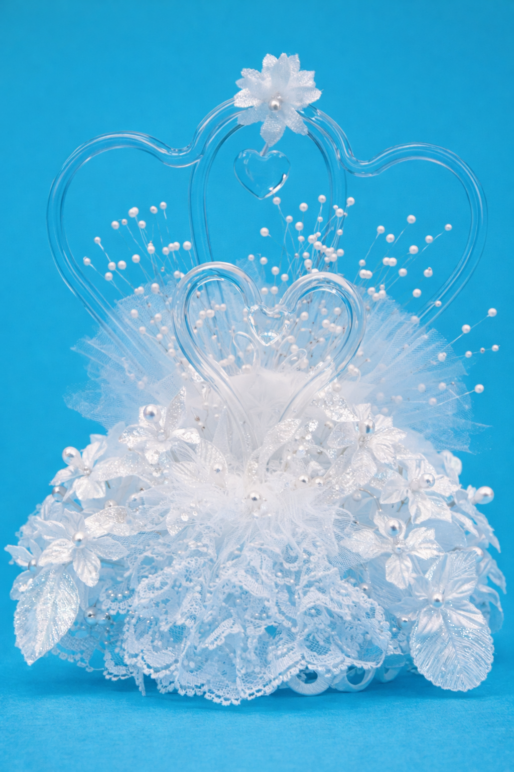 Glass Heart & Swans Topper in Dome, P440, 10" high