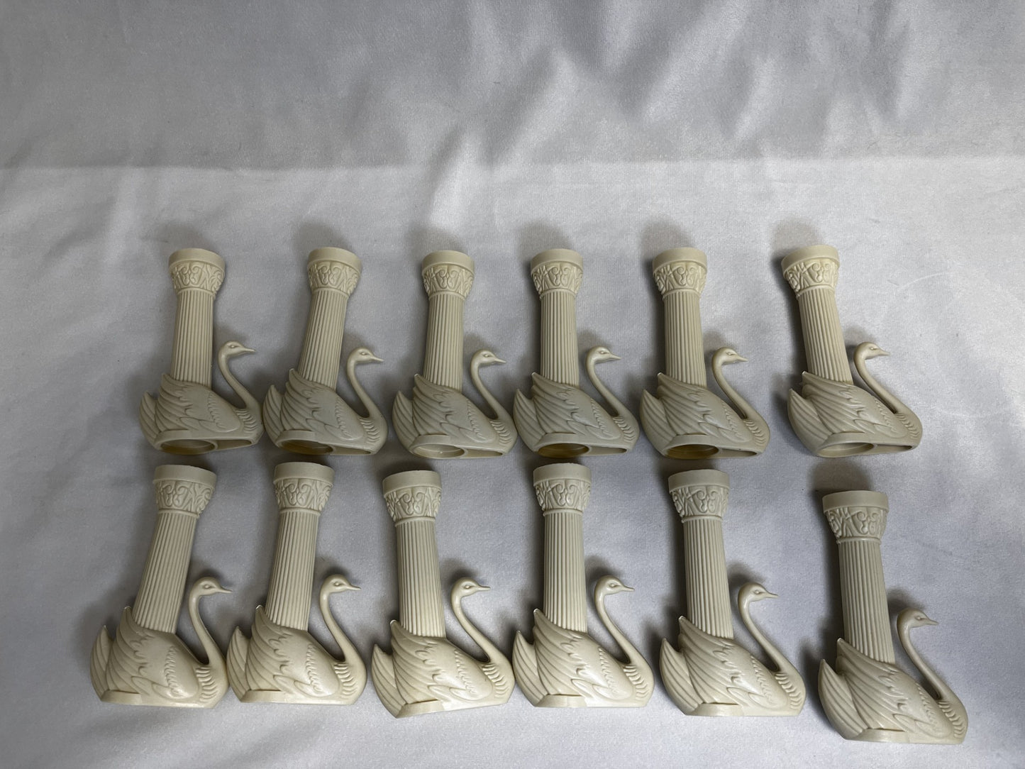 Bush Style - 4-1/2" Swan Pillars Only- Color: Ivory  Pack: 36 pcs