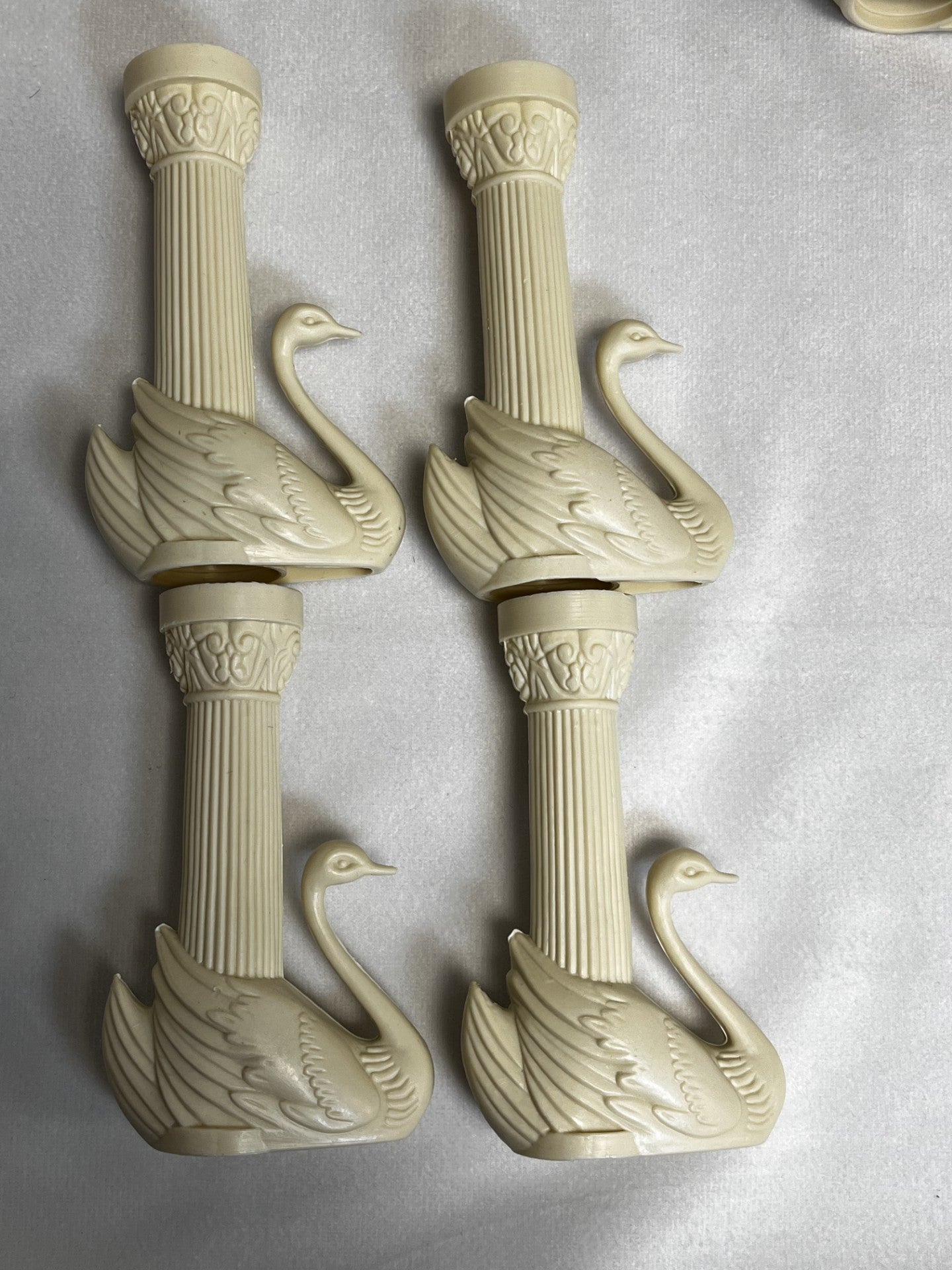 Bush Style - 4-1/2" Swan Pillars Only- Color: Ivory  Pack: 36 pcs